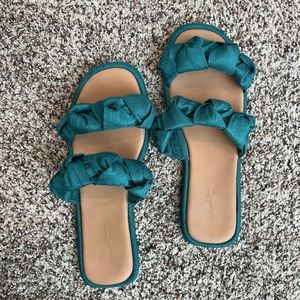 Universal Thread Sandals